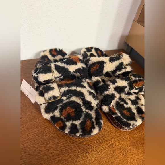Secret treasures fuzzy leopard print slip on slides sandals slippers new size 9 - Picture 5 of 10